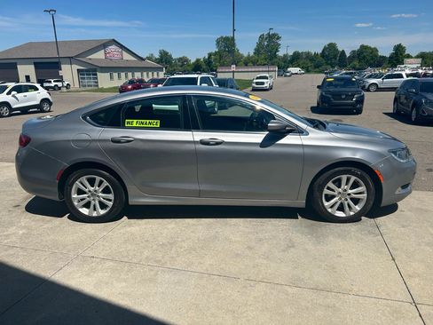 Used 2015 Chrysler 200 Limited FWD image 4