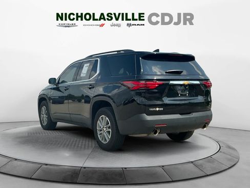 Used 2023 Chevrolet Traverse LT FWD image 3