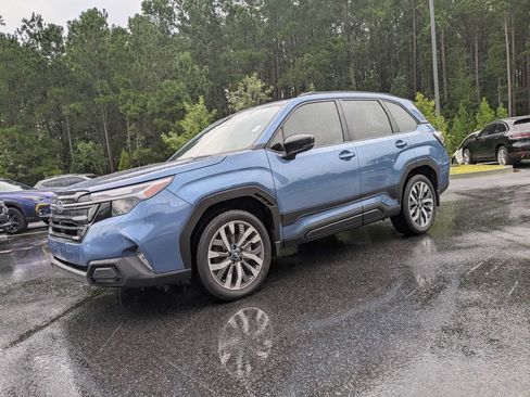 Used 2025 Subaru Forester Touring w/ Popular Package - Touring AWD/4WD image 6