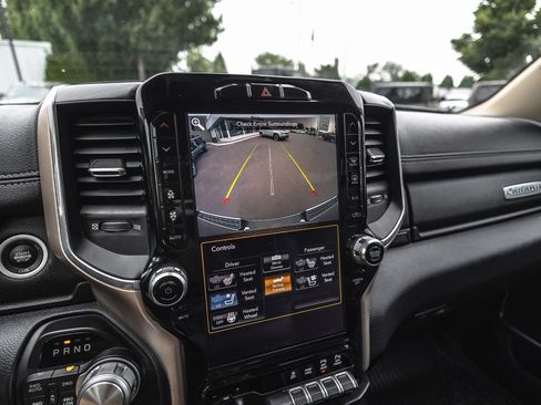 Used 2019 RAM 1500 Laramie AWD/4WD image 15