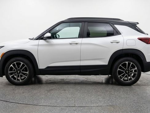 Used 2025 Chevrolet TrailBlazer LT FWD image 5