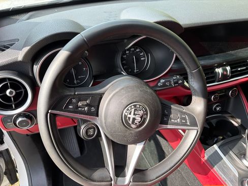 Used 2019 Alfa Romeo Stelvio w/ Nero Edizione RWD image 11