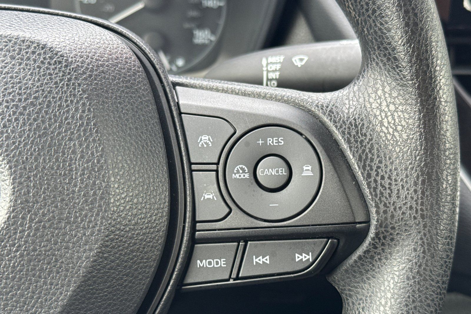 Used 2023 Toyota Corolla LE w/ LE Convenience Package FWD image 31