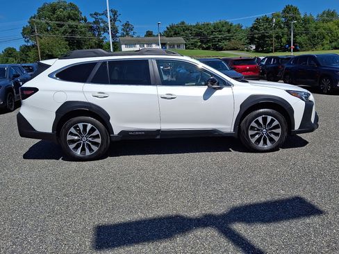 Used 2024 Subaru Outback Limited XT AWD/4WD image 8