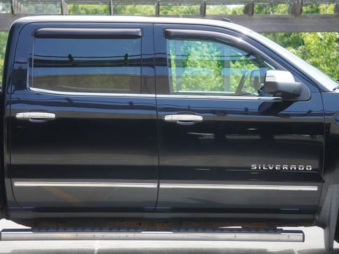 Used 2017 Chevrolet Silverado 1500 LTZ w/ Sport Package AWD/4WD image 22