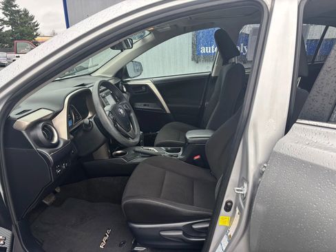 Used 2013 Toyota RAV4 XLE image 8