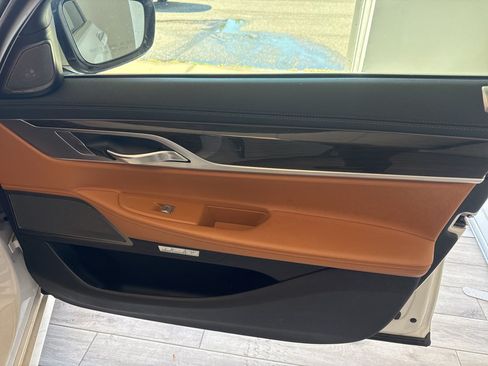 Used 2017 BMW 740i RWD image 22