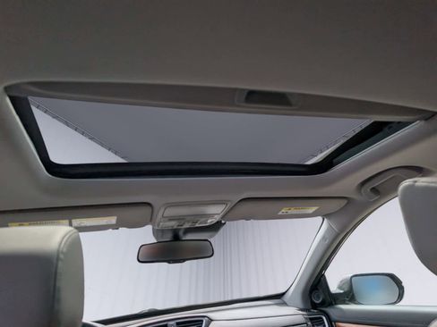 Used 2017 Honda CR-V Touring image 18