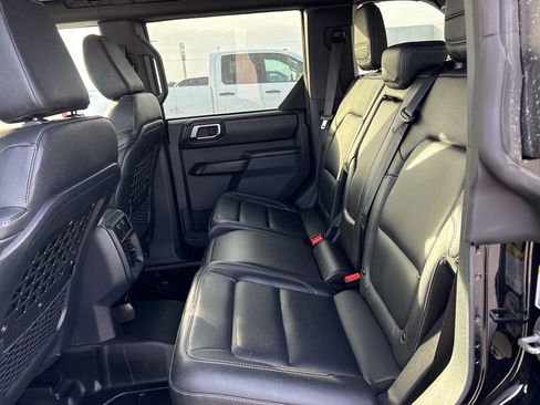 Used 2025 Ford Bronco Badlands image 25