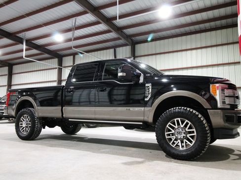 Used 2019 Ford F350 King Ranch w/ King Ranch Ultimate Package AWD/4WD image 15