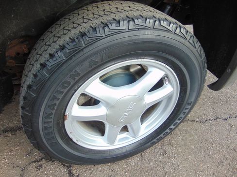 Used 2007 GMC Envoy SLE image 26