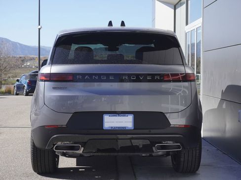 New 2025 Land Rover Range Rover Sport SE image 6