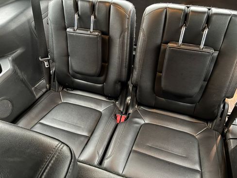 Used 2016 Ford Explorer XLT w/ Equipment Group 202A image 19