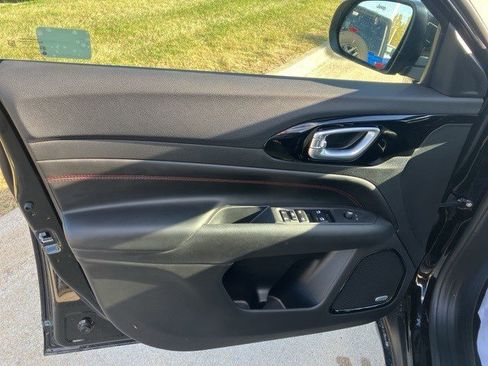 New 2026 Jeep Compass Trailhawk w/ Sun, Sound & Navigation Group image 9