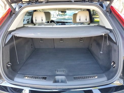 Certified 2023 Cadillac XT4 Luxury image 9