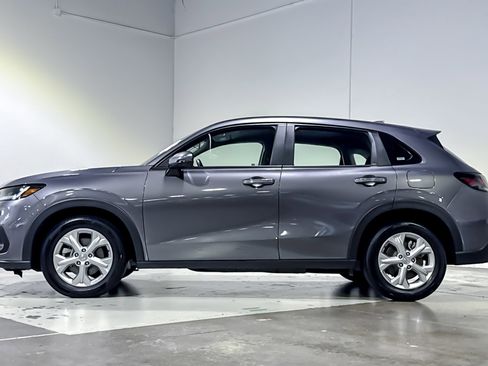 Used 2025 Honda HR-V LX image 2