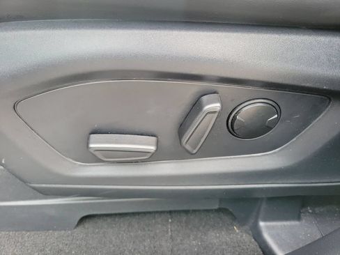 Used 2025 Ford Explorer ST-Line AWD/4WD image 28