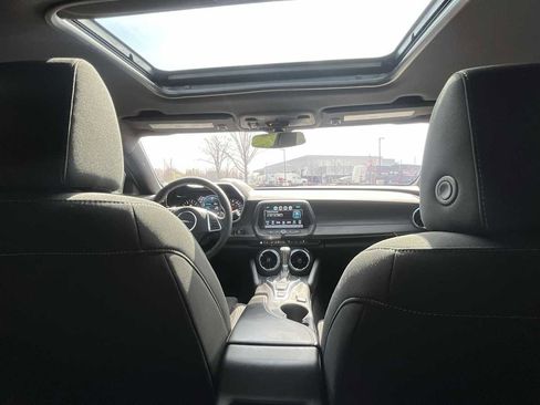 Used 2018 Chevrolet Camaro SS RWD image 32