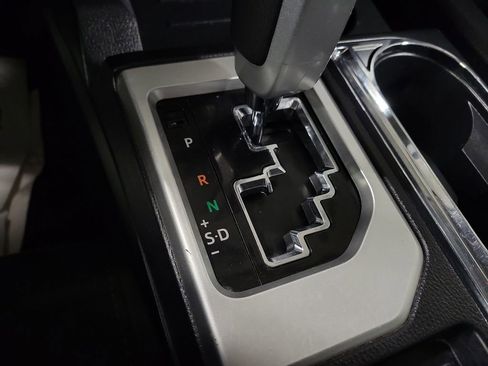 Used 2017 Toyota Tundra SR5 image 15