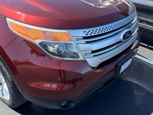 Used 2015 Ford Explorer XLT w/ Equipment Group 202A AWD/4WD image 2