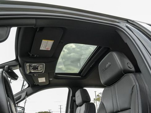 Used 2023 Chevrolet Silverado 3500 High Country w/ Z71 Off-Road Package image 23