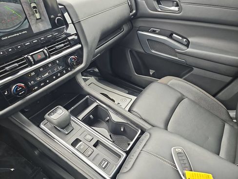 Used 2023 Nissan Pathfinder SL w/ SL Premium Package FWD image 25