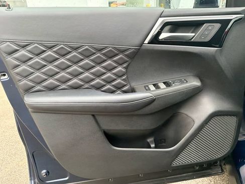 Used 2024 Mitsubishi Outlander SEL AWD/4WD image 18