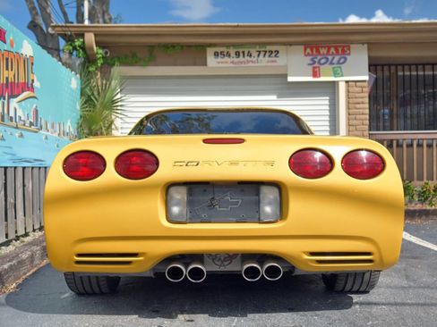 Used 2003 Chevrolet Corvette Coupe w/ Preferred Equipment Group image 25