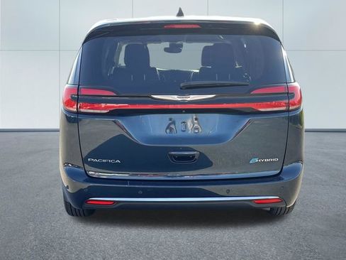 Used 2024 Chrysler Pacifica Limited FWD image 5