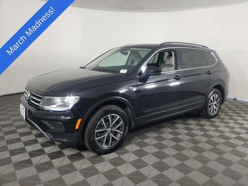 Used 2019 Volkswagen Tiguan SE w/ Panoramic Sunroof Package image 8