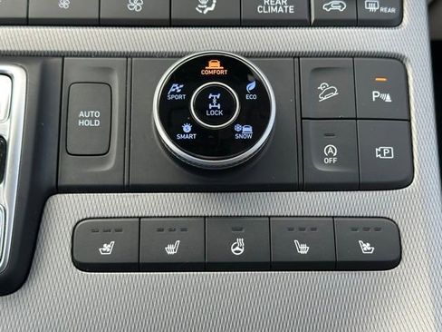 Used 2024 Hyundai Palisade Limited AWD/4WD image 38