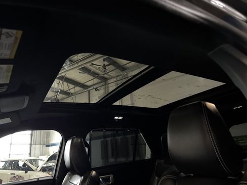 Used 2020 Ford Explorer ST w/ ST Street Pack image 10