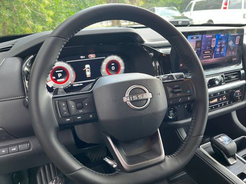 Used 2026 Nissan Pathfinder SL FWD image 28