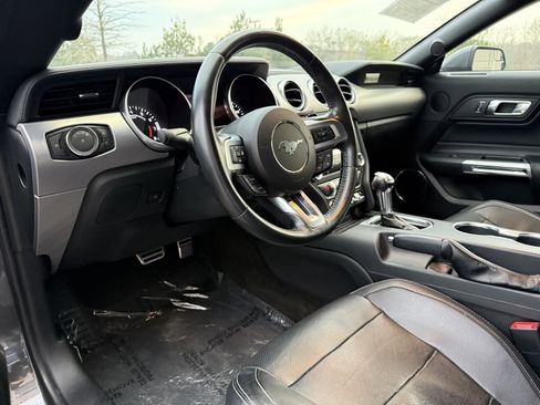 Used 2019 Ford Mustang Premium image 21