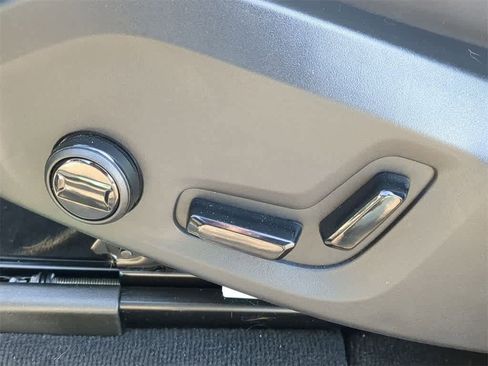 Certified 2026 Volvo XC90 B6 Plus w/ Protection Package Premier image 16