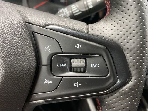 Used 2024 Chevrolet Trax RS w/ Driver Confidence Package FWD image 22