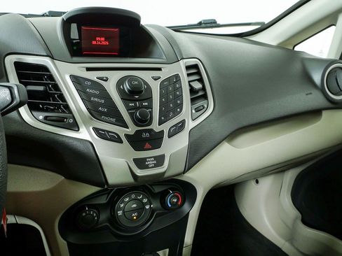 Used 2013 Ford Fiesta SE FWD image 12