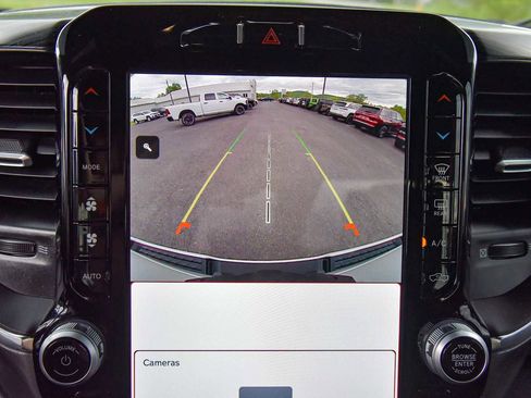 Used 2024 RAM 1500 Laramie AWD/4WD image 17