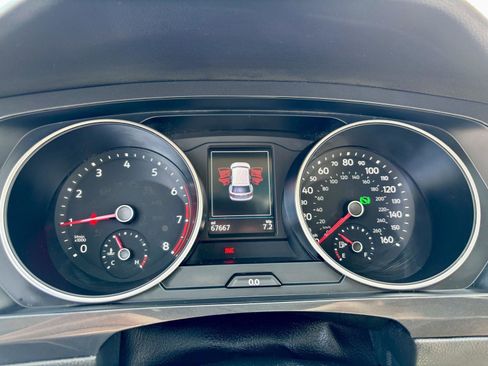 Used 2018 Volkswagen Tiguan SEL AWD/4WD image 32