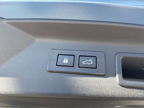 Used 2025 Subaru Forester Limited image 29