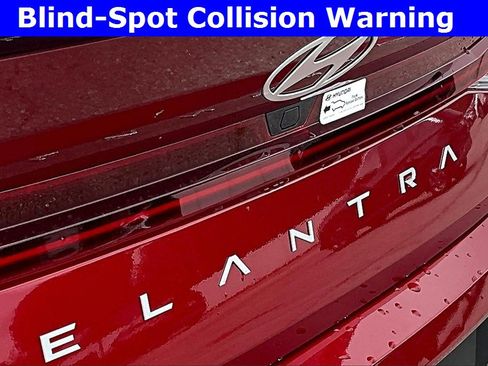 New 2025 Hyundai Elantra SEL image 12
