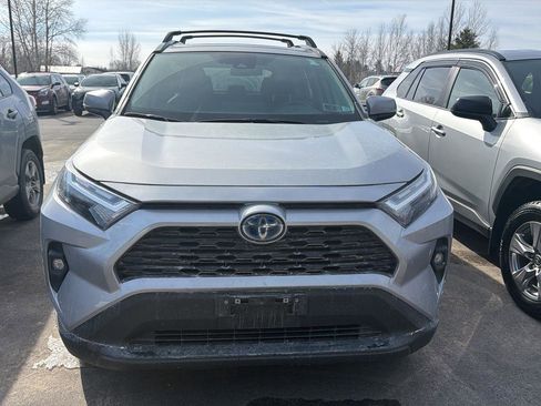 Used 2023 Toyota RAV4 XLE Premium image 2