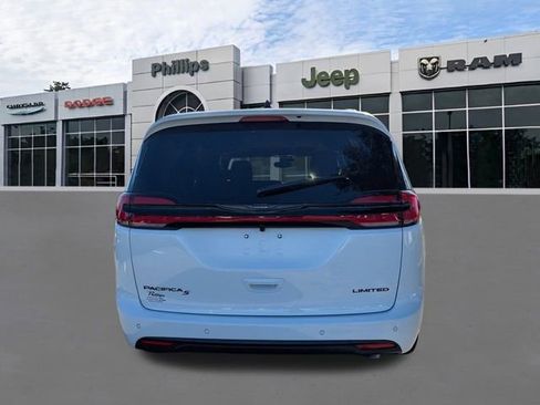 New 2026 Chrysler Pacifica Limited w/ S Appearance Package FWD image 5
