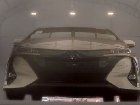 Used 2017 Toyota Prius Prime Advanced FWD image 17