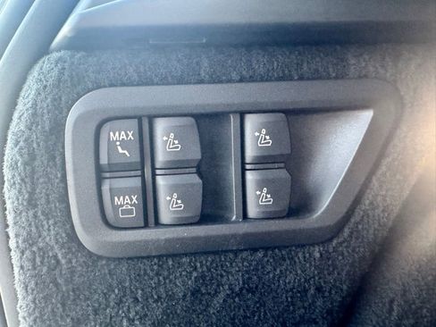 Used 2023 BMW X7 M60i w/ Executive Package image 35