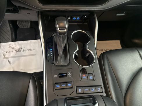 Used 2022 Toyota Highlander XLE image 17