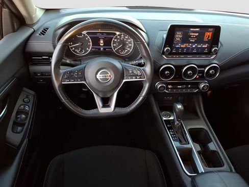 Used 2020 Nissan Sentra SV image 9