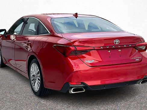 Used 2021 Toyota Avalon Limited image 5