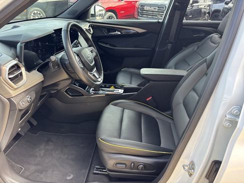 Used 2024 Chevrolet TrailBlazer ACTIV w/ Driver Confidence Package AWD/4WD image 14