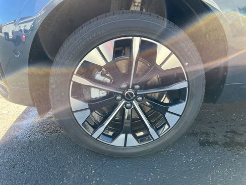 New 2026 Volvo XC60 B5 Plus w/ Protection Package Premier AWD/4WD image 9